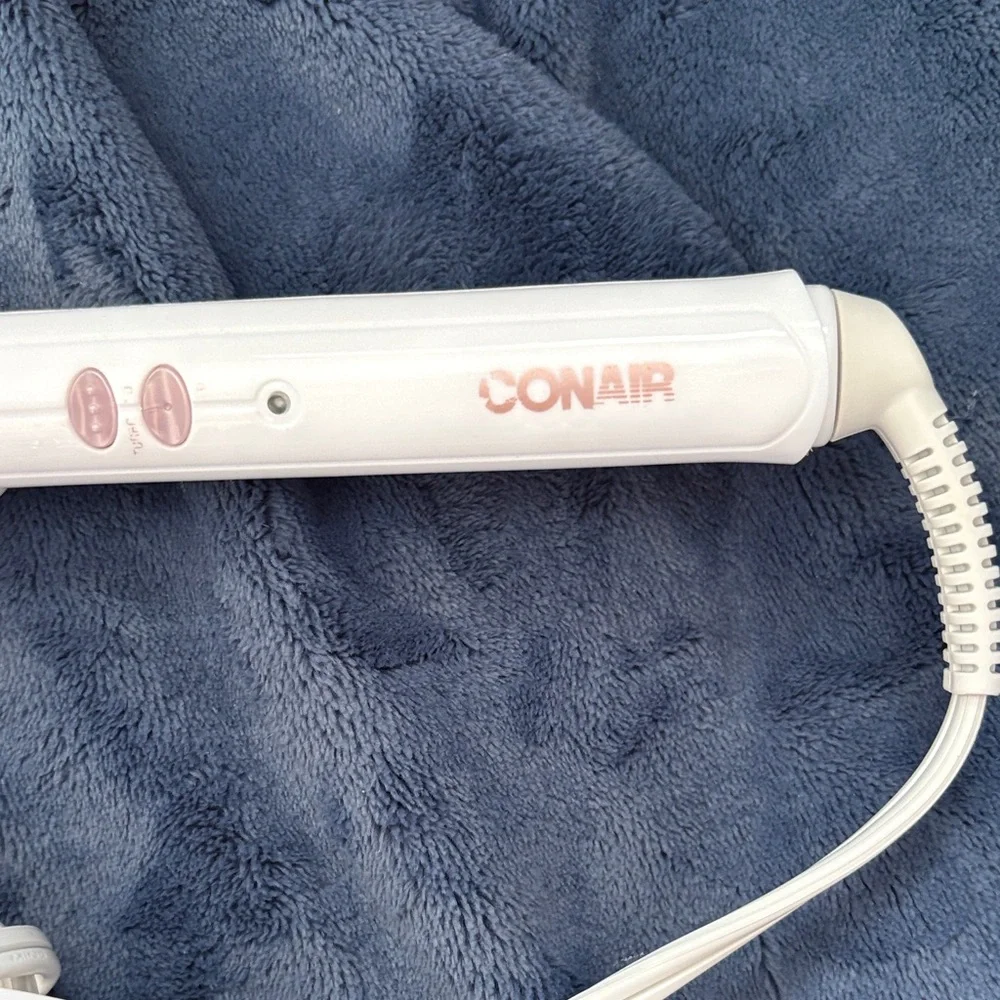 Conair Rose Gold Curling Wand - Picture 2 of 7